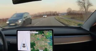 Tesla AutoPilot 2021.44.30.2 – Very cautious