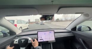 New FSDBeta 10.11.2 Tesla April 4, 2022 FSDBeta drive in Toronto, Canada.