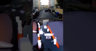 OMG!! It's self driving tesla #selfdriving #autopilot #beta