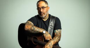 Who wants to order presale tickets early to see Aaron Lewis Acoustics show in Peoria, IL Feb 19th, 2023