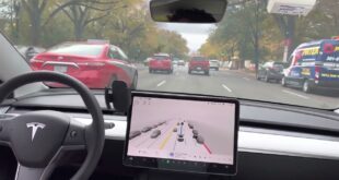 FSD beta 10.69 Oct 2022 Tesla navigates without lane markings + Constitution Ave. Washington D.C.