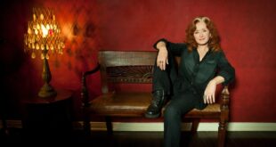 Breaking Presale: Bonnie Raitt: Just Like That…Tour 2023 in Honolulu, HI Mar 28th, 2023