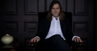 Important Tour announcement news: Fruit Bats at 9:30 CLUB in Washington Apr 22nd, 2023