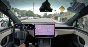 Tesla Full Self-Driving Beta 10.69.3.3 on a Model X
