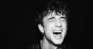 Who wants to purchase presale tickets early for Daniel Seaveys show in San Diego, CA Jan 3rd, 2023