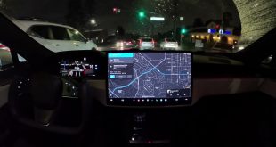 Raw 1x: Driving in the Rain on Model S with Tesla Full Self-Driving Beta 10.69.25.2