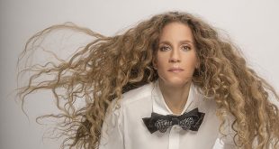 A chance to order presale tickets early for Amanda Marshall – 25 & Counting: The Heavy Lifting Tours show in Winnipeg, MB Jun 25th, 2023