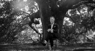 Show ALARM: An Evening with Lyle Lovett and his Large Band in Grand Junction, CO Jun 30th, 2023