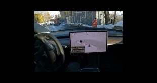 Autopilot Goes Around Construction Vehicle – Tesla FSD Beta #Shorts