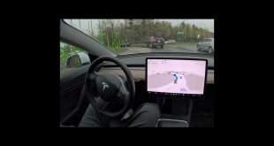 Autopilot Takes Roundabout – Tesla FSD Beta #Shorts