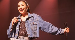 Hot Presale: Whitney Cummingss show in Washington, PA Oct 14th, 2023