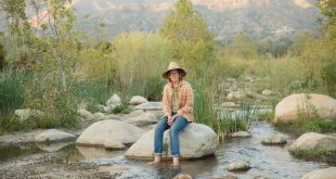 touring announcement ALARM: Brett Dennen – Fool In Paradise Acoustic Tour at Birchmere in Alexandria Sep 8th, 2023