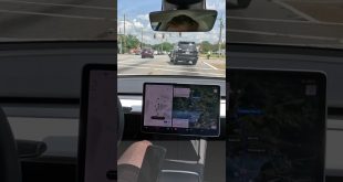 🥴Lost cargo😅 #shorts #tesla  #elonmusk #tech #technology #autopilot #fsdbeta