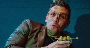 Hot Presale Passwords: Chris Distefano: Right Intention, Wrong Move in El Cajon, CA Jan 12th, 2024