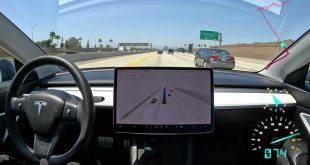 Raw 1x: Tesla Full Self-Driving Beta 11.4.4 Handles Fourth of July Traffic in Los Angeles