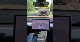 🚚self driving is awesome👏 #shorts  #elonmusk  #fsd #fsdbeta #autopilot #magic #Tesla #cybertruck