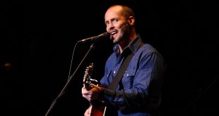 Who wants to purchase presale tickets early to see Paul Thorn at Mars Music Hall in Huntsville Jun 14th, 2024