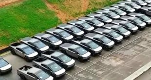 Watch Tesla Drive Itself⚡️11.4.9 first impressions Autopilot and Fsdbeta