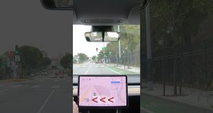 ANOTHER scary moment Tesla FSD Beta, NEAR ACCIDENT!  #shorts