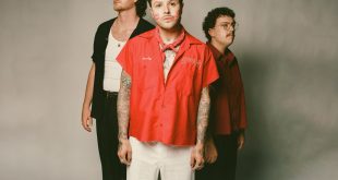 Live entertainment news: lovelytheband at Bowery Ballroom in New York Apr 15th, 2024